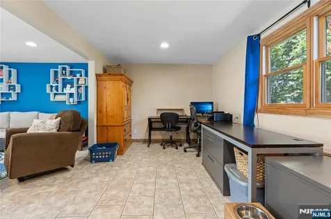 15 Kuiken Court Wayne NJ 07470