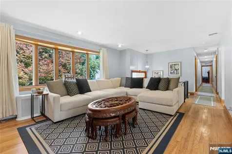 15 Kuiken Court Wayne NJ 07470