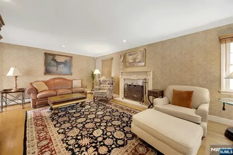 184 W Passaic Avenue Rutherford NJ 07070