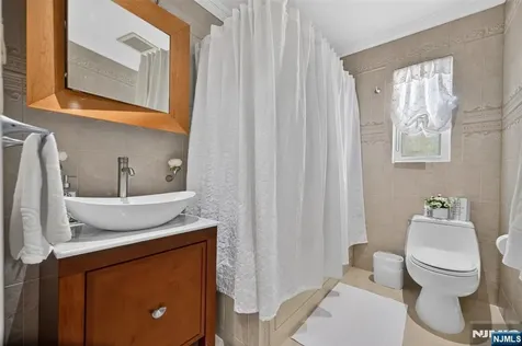 413 Maple Hill Drive Hackensack NJ 07601