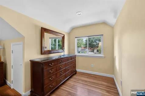 413 Maple Hill Drive Hackensack NJ 07601