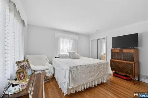 413 Maple Hill Drive Hackensack NJ 07601