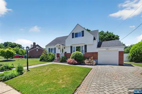 413 Maple Hill Drive Hackensack NJ 07601