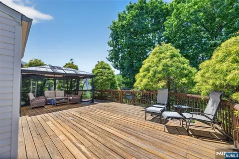 413 Maple Hill Drive Hackensack NJ 07601