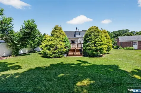 413 Maple Hill Drive Hackensack NJ 07601