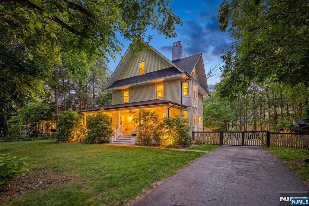 42 Forest Road Glen Rock NJ 07452