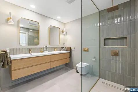 42 Forest Road Glen Rock NJ 07452