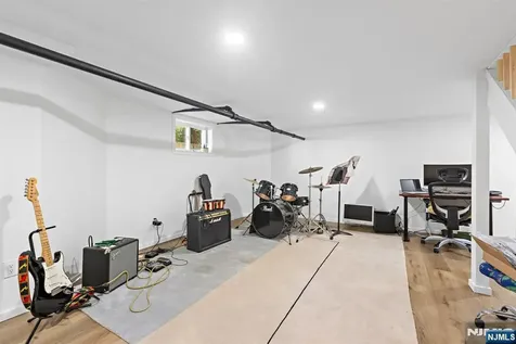 42 Forest Road Glen Rock NJ 07452