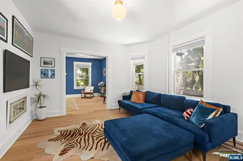 42 Forest Road Glen Rock NJ 07452