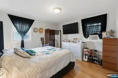 1134 Rivington Street Roselle NJ 07203