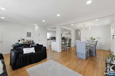 1134 Rivington Street Roselle NJ 07203