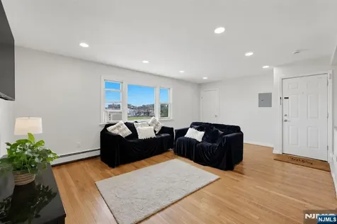 1134 Rivington Street Roselle NJ 07203