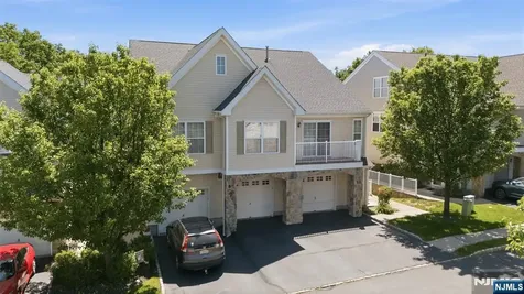 28 Mountainside Drive Pompton Lakes NJ 07442