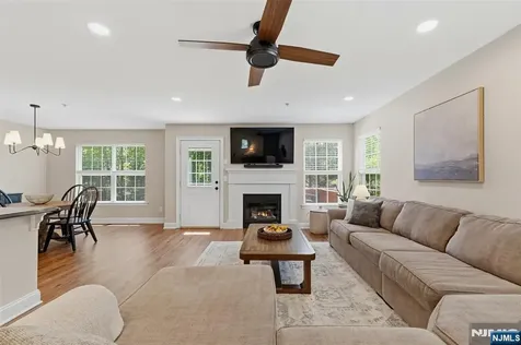 28 Mountainside Drive Pompton Lakes NJ 07442