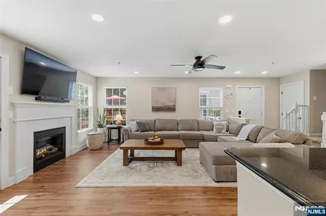 28 Mountainside Drive Pompton Lakes NJ 07442