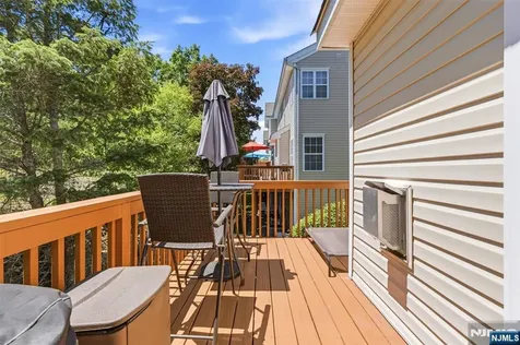 28 Mountainside Drive Pompton Lakes NJ 07442