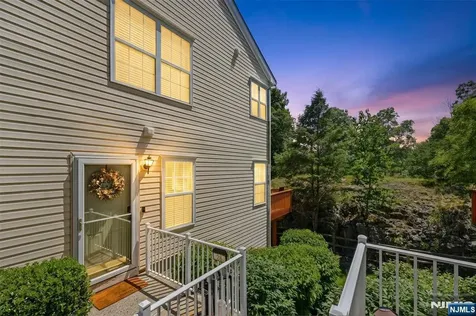 28 Mountainside Drive Pompton Lakes NJ 07442