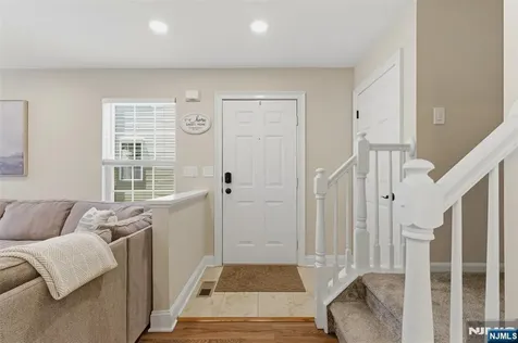 28 Mountainside Drive Pompton Lakes NJ 07442