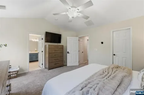 28 Mountainside Drive Pompton Lakes NJ 07442