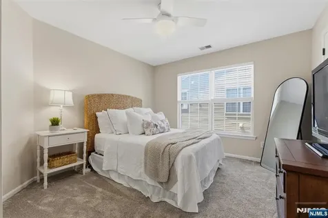28 Mountainside Drive Pompton Lakes NJ 07442