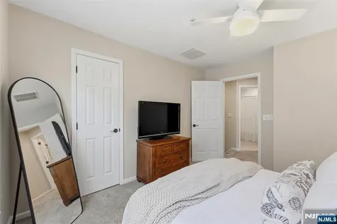 28 Mountainside Drive Pompton Lakes NJ 07442