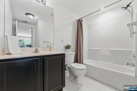 28 Mountainside Drive Pompton Lakes NJ 07442