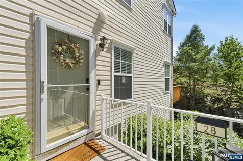 28 Mountainside Drive Pompton Lakes NJ 07442