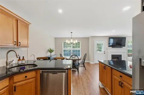 28 Mountainside Drive Pompton Lakes NJ 07442