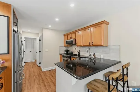 28 Mountainside Drive Pompton Lakes NJ 07442