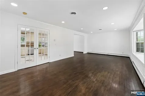 153 Charlotte Place Englewood Cliffs NJ 07632