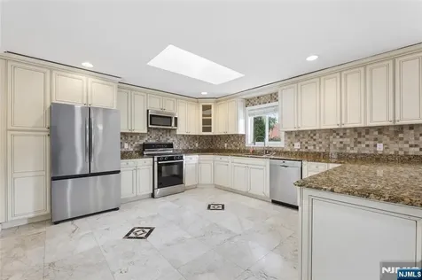 153 Charlotte Place Englewood Cliffs NJ 07632