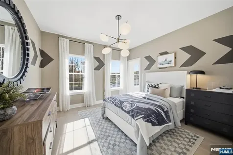 22 Arlington Place Oakland NJ 07036
