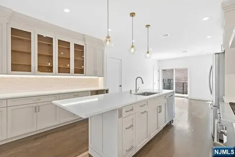 232 E Columbia Avenue Palisades Park NJ 07650
