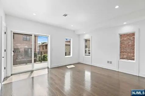 232 E Columbia Avenue Palisades Park NJ 07650