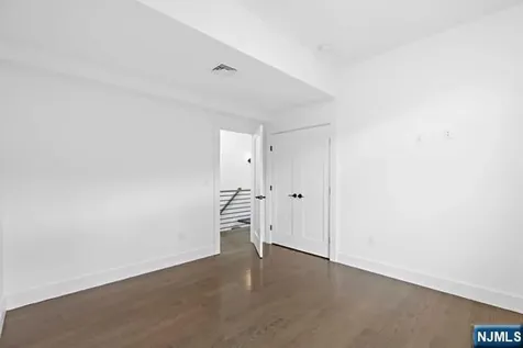 232 E Columbia Avenue Palisades Park NJ 07650