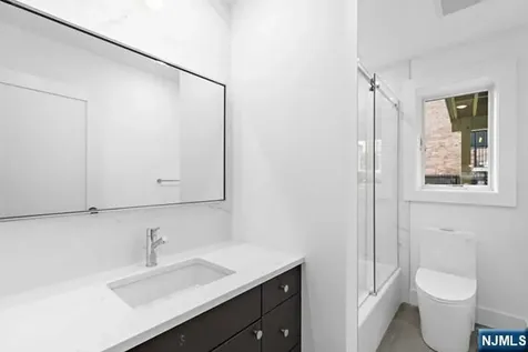 232 E Columbia Avenue Palisades Park NJ 07650