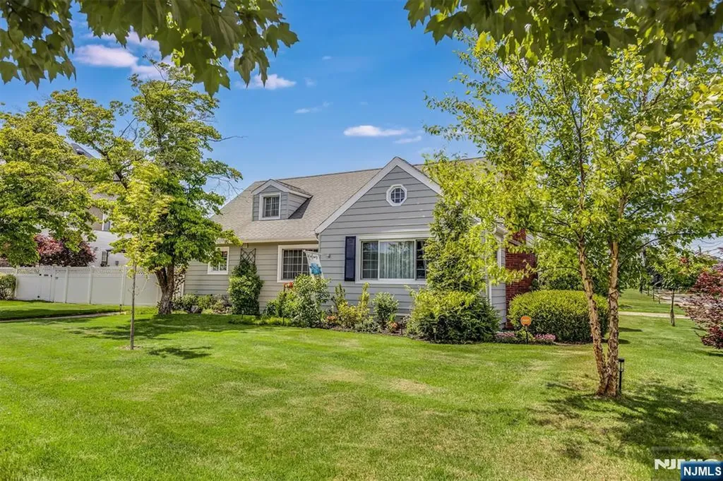 98 Totowa Road Totowa NJ 07512
