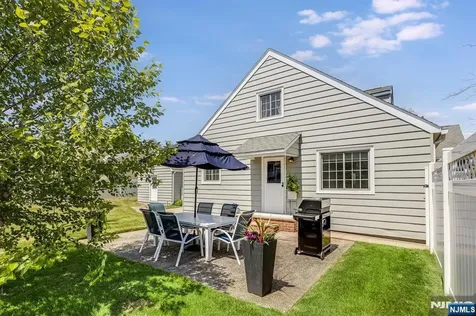 98 Totowa Road Totowa NJ 07512