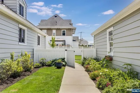 98 Totowa Road Totowa NJ 07512
