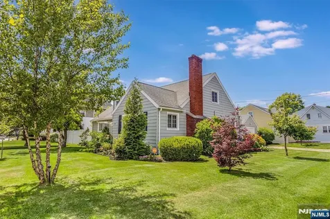 98 Totowa Road Totowa NJ 07512
