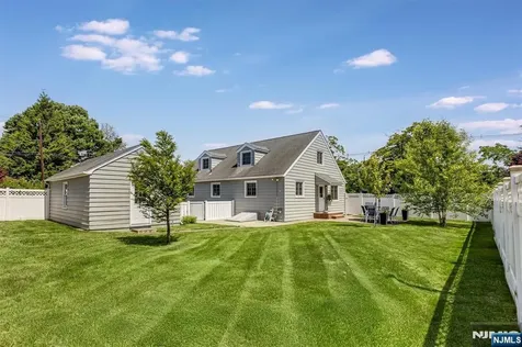 98 Totowa Road Totowa NJ 07512