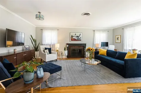 98 Totowa Road Totowa NJ 07512