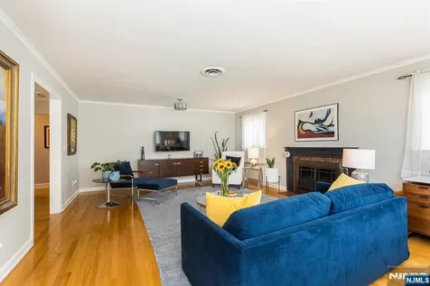 98 Totowa Road Totowa NJ 07512