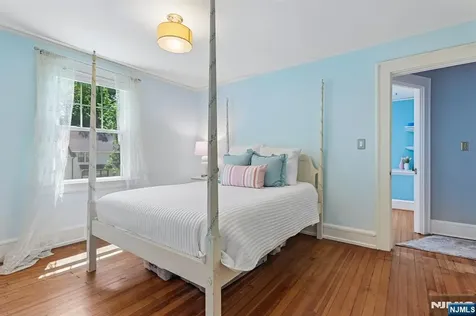 31 Macopin Avenue Montclair NJ 07043