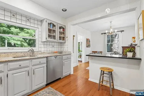 31 Macopin Avenue Montclair NJ 07043