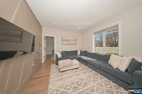66 Knollwood Drive Paramus NJ 07652