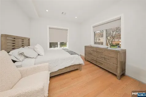 66 Knollwood Drive Paramus NJ 07652