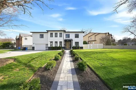 66 Knollwood Drive Paramus NJ 07652