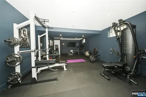 66 Knollwood Drive Paramus NJ 07652