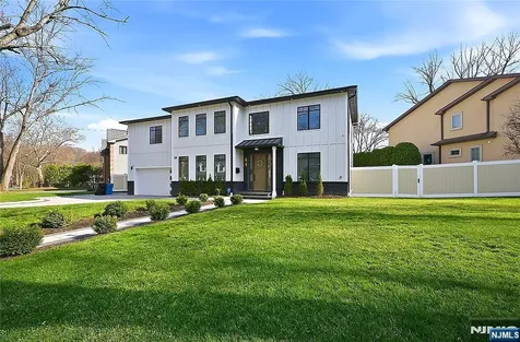 66 Knollwood Drive Paramus NJ 07652